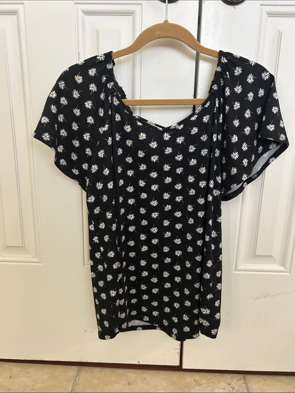 Papermoon Black Daisy Print Short Sleeve Top